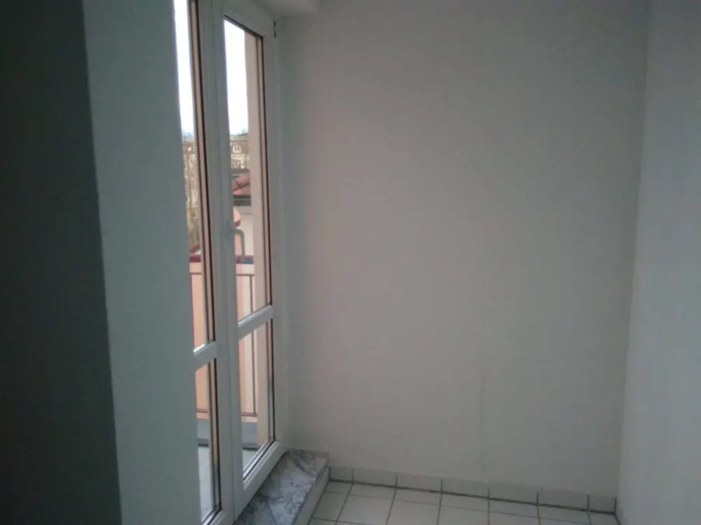 Helle 1-Zimmer Wohnung, Balkon und Tiefgarage