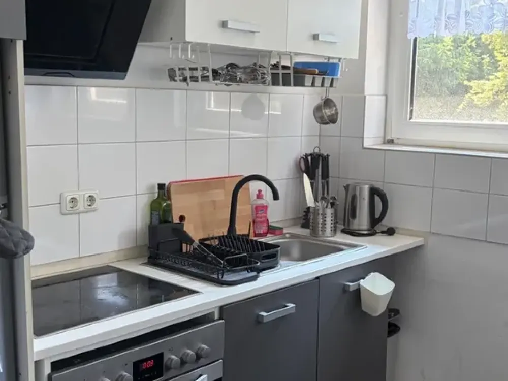 Vollmöblierte 2-Zimmer-Wohnung mit Balkon | Sofort frei | Neuss