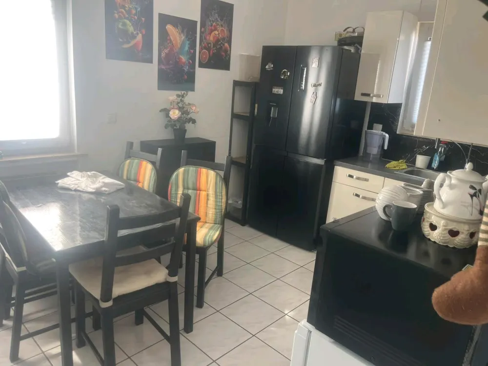 schöne drei Zimmer Wohnung