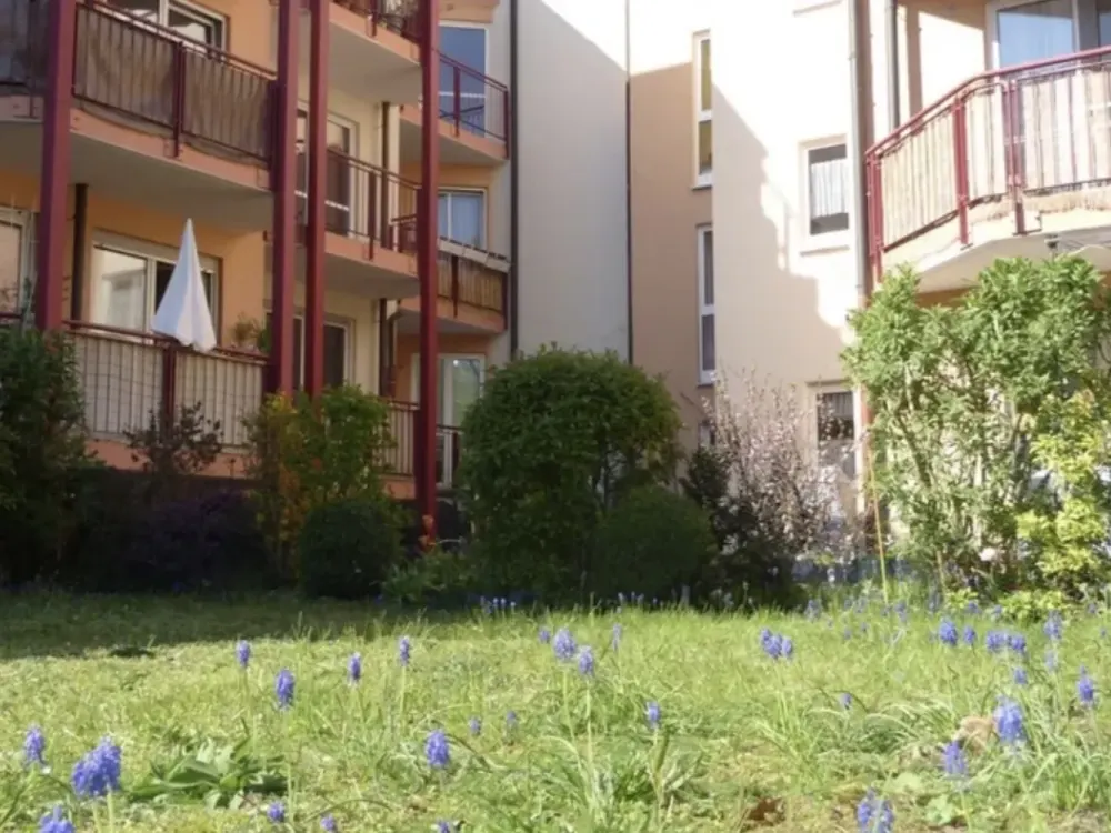 Helle 1-Zimmer-Wohnung mit Balkon un KFZ-Stellplatz