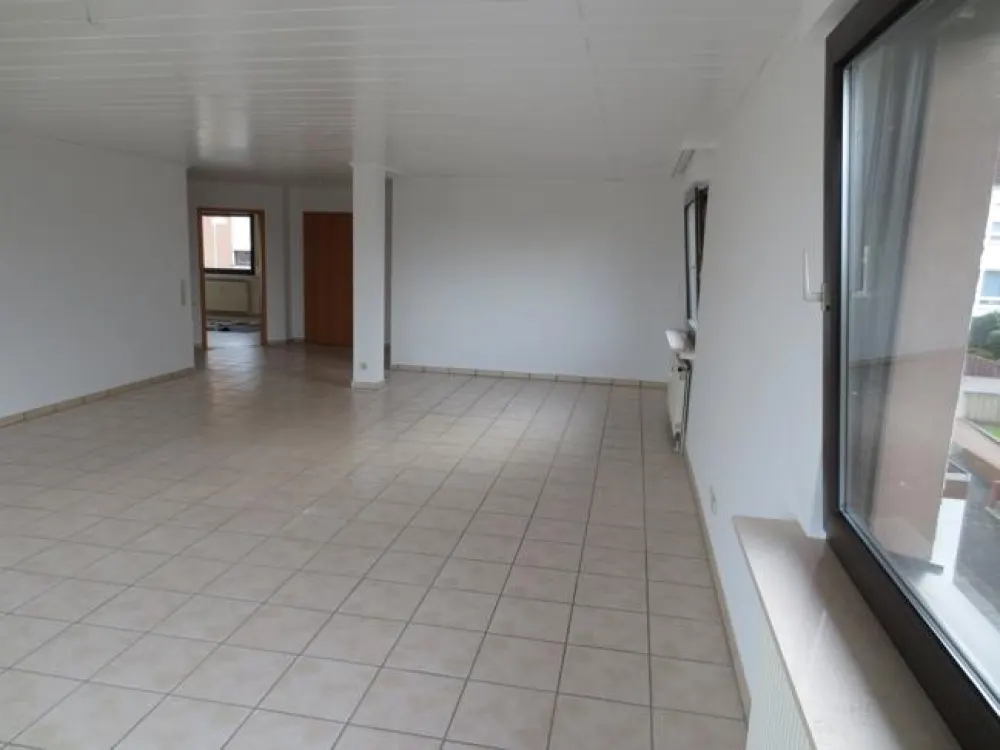 GROSSZUEGIG WOHNEN AUF EINER EBENE! 132 m² OG-Wohnung mit Balkon und Garage in Top-Lage HA- Hestert!