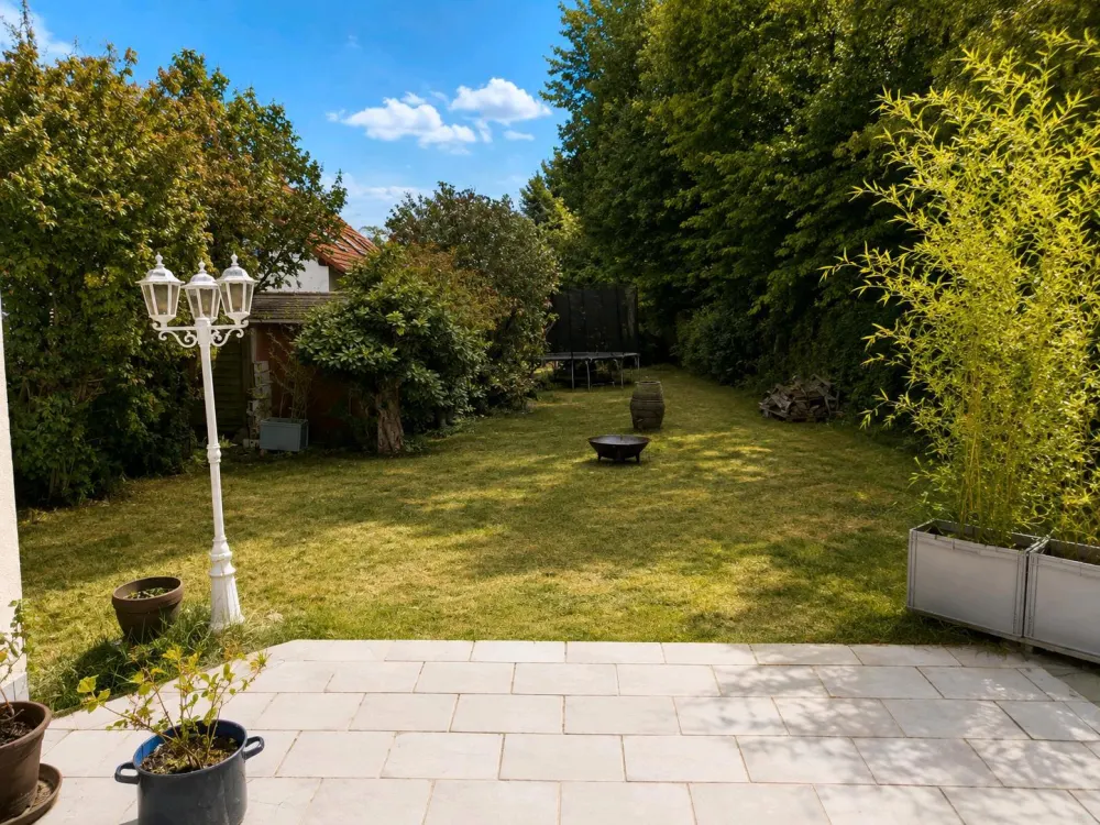 Erdgeschoss Wohnung mit Garten & Terrasse in Bad Soden/Altenhain