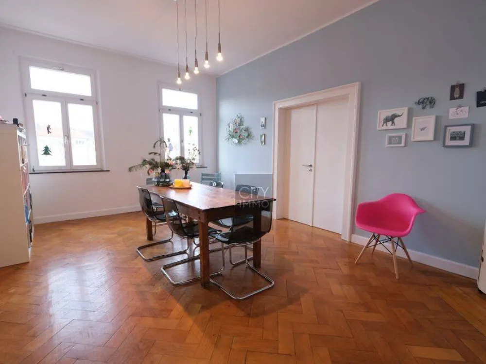 Jugendstil-Traum auf 196m² direkt am Friedrich-Ebert-Platz - 6-Zi.-Altbauwohnung mit Balkon und EBK