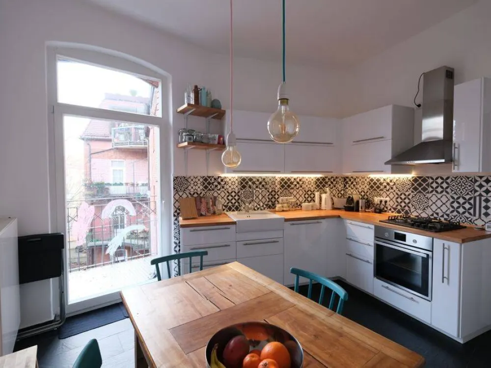 Jugendstil-Traum auf 196m² direkt am Friedrich-Ebert-Platz - 6-Zi.-Altbauwohnung mit Balkon und EBK