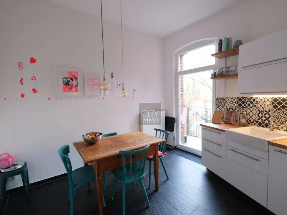 Jugendstil-Traum auf 196m² direkt am Friedrich-Ebert-Platz - 6-Zi.-Altbauwohnung mit Balkon und EBK