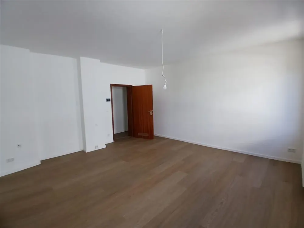 Nähe Rosenaupark, Pegnitzgrund + Altstadt! Renovierte 4-Zi.-Altbauwohnung!