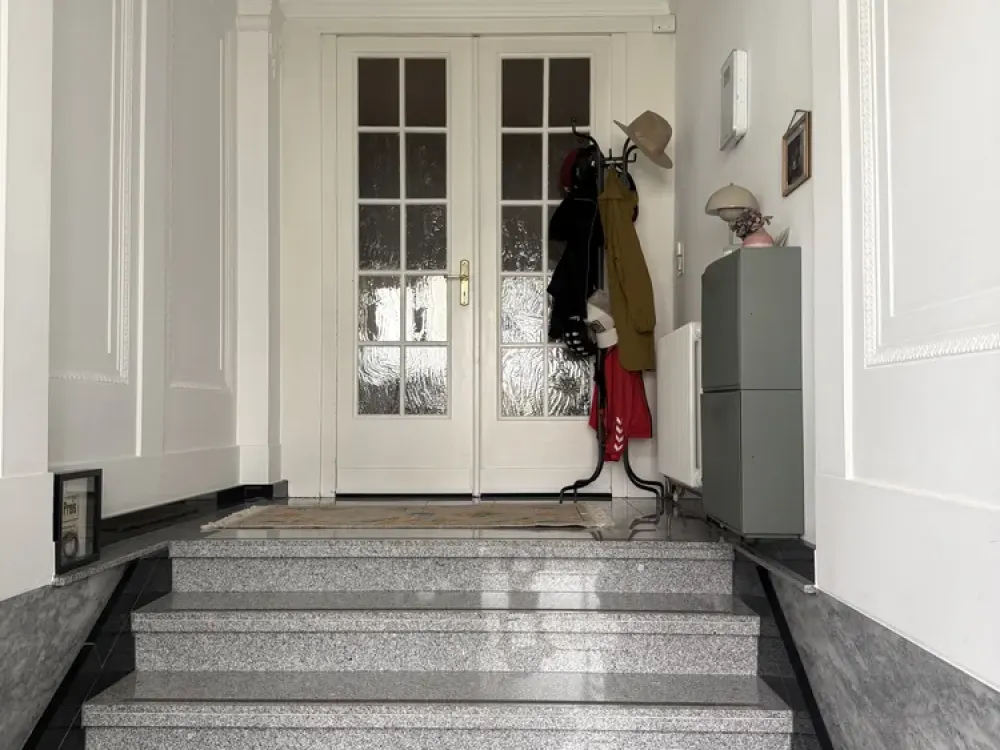 Living Like in Your Own House: High-Quality Ground Floor Apartment with Garden & Two Parking Spaces