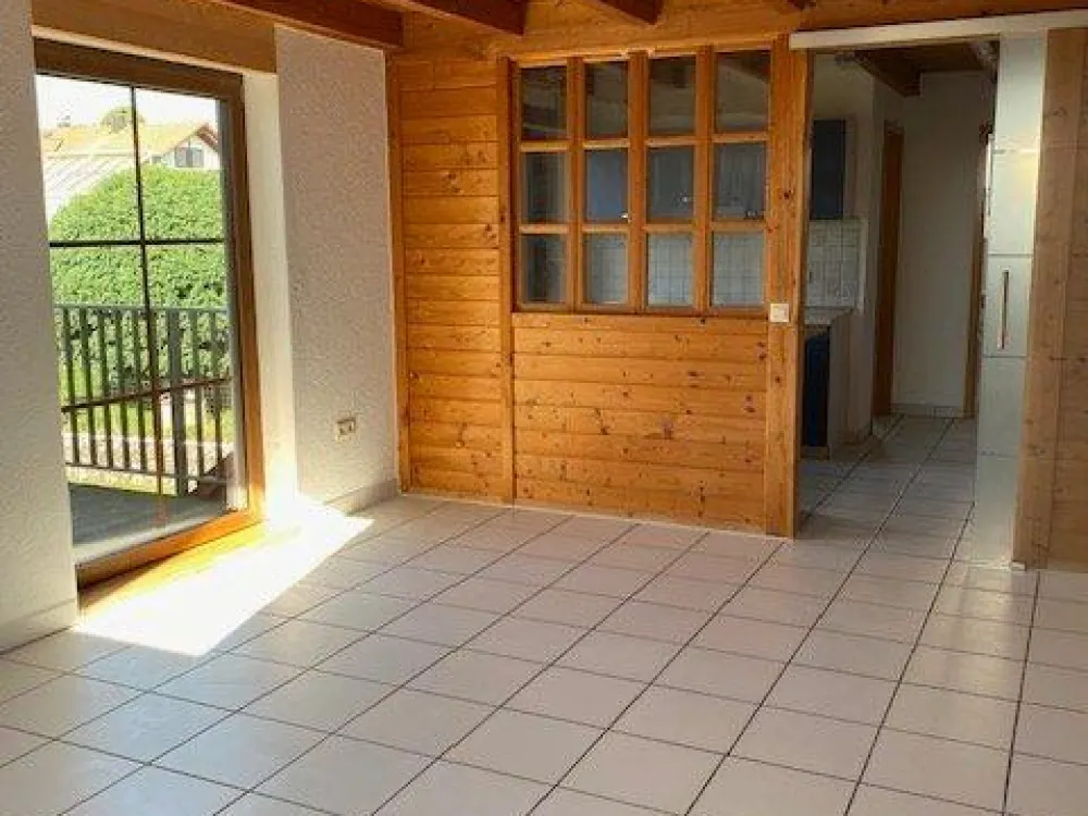 Schöne helle 2 Zimmer DG-Wohnung