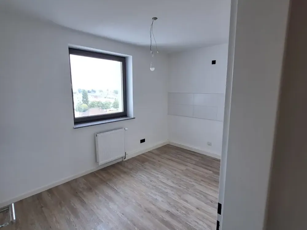 Kernsanierte 3-Zimmer-Wohnung im 8. Obergeschoss in Wesseling