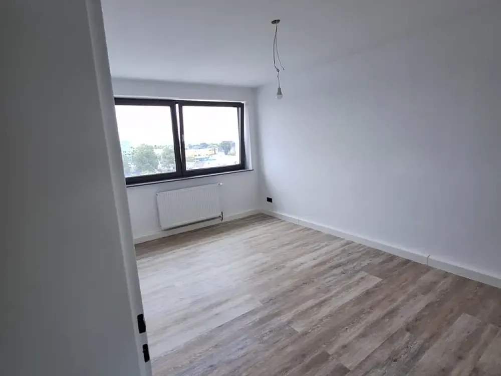 Kernsanierte 3-Zimmer-Wohnung im 8. Obergeschoss in Wesseling