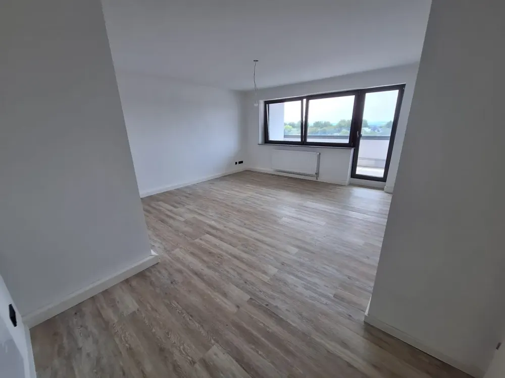 Kernsanierte 3-Zimmer-Wohnung im 8. Obergeschoss in Wesseling