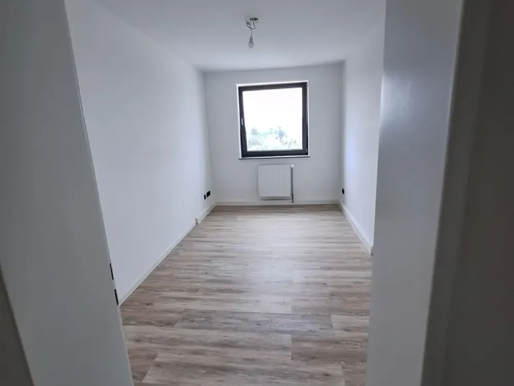 Kernsanierte 3-Zimmer-Wohnung im 8. Obergeschoss in Wesseling