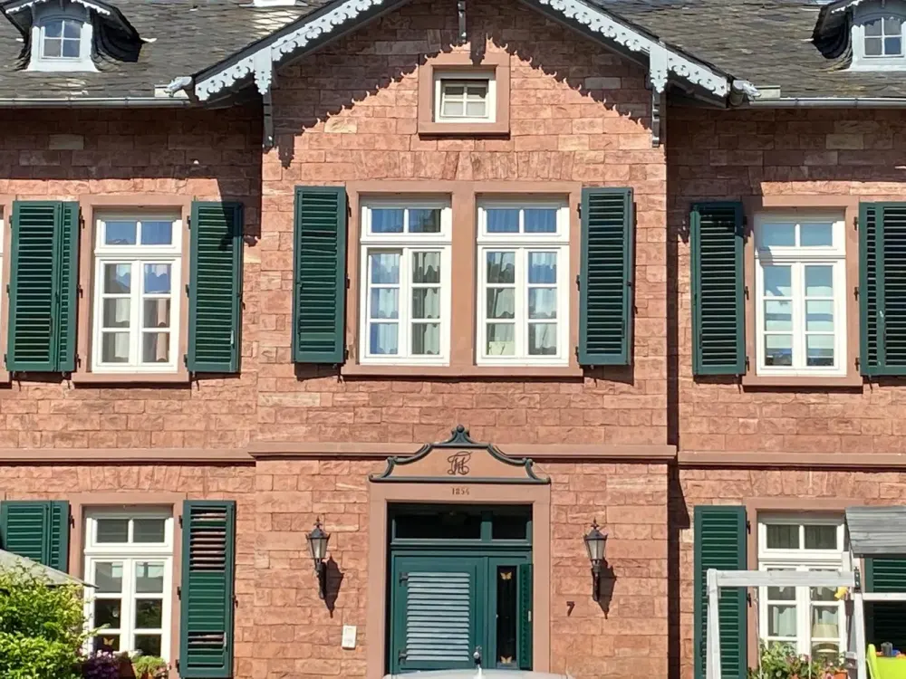 شقة بدون عمولة مكونة من 2.5 غرفة في Schloss Nachbarn