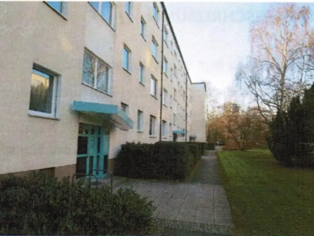 Modernisierte 2-Zimmer-Wohnung in Berlin-Buckow