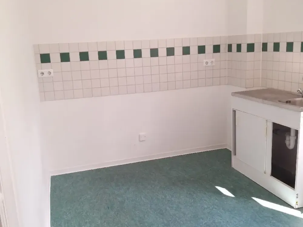 Attraktive 2-Zimmer-Erdgeschosswohnung mit großzügiger Wohnfläche und Wintergarten