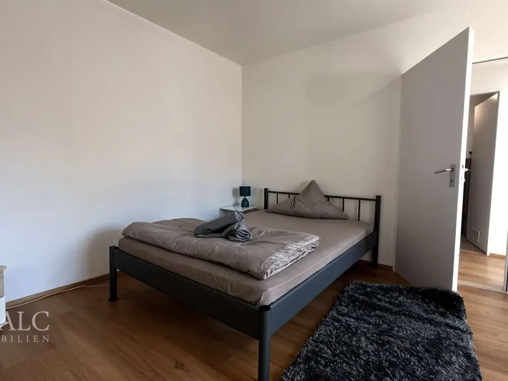 Fully Furnished 1-Room Apartment with Shared Garden Use, Bright, Modern & Central!