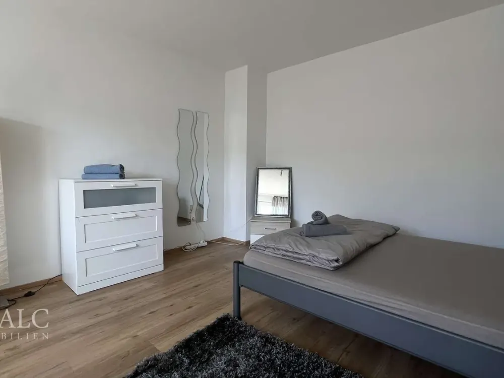 Fully Furnished 1-Room Apartment with Shared Garden Use, Bright, Modern & Central!