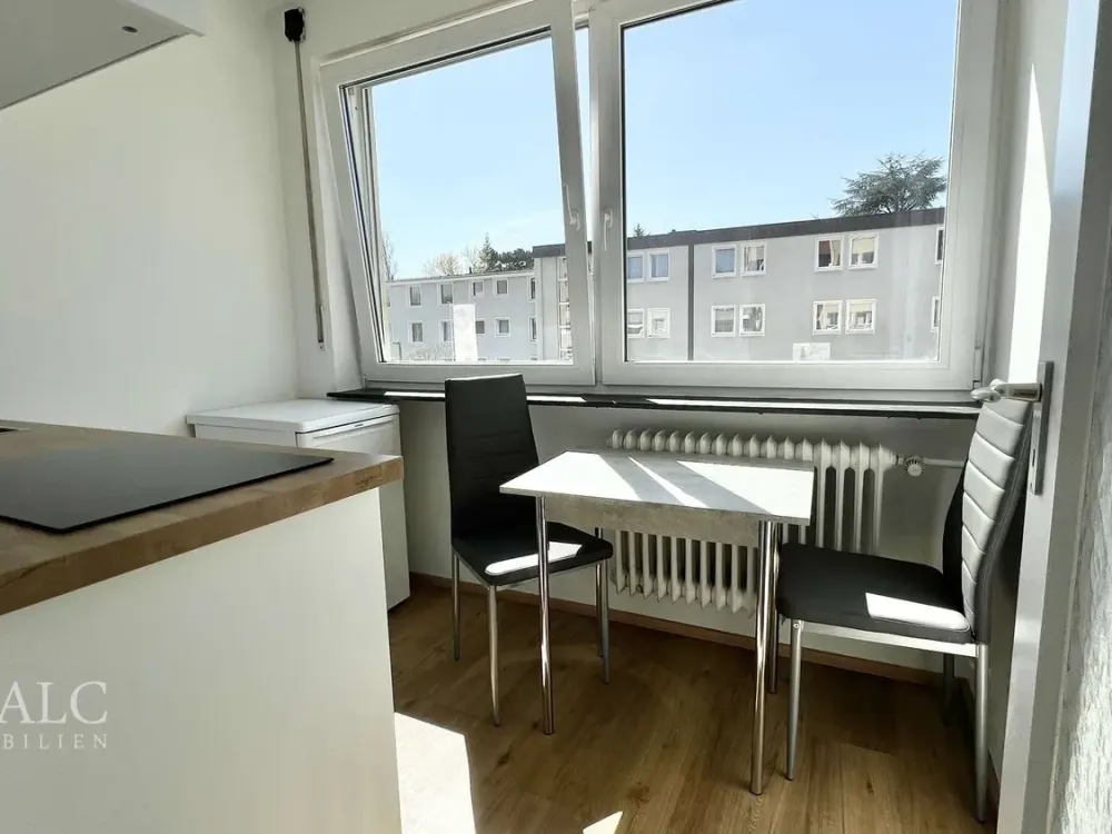 Fully Furnished 1-Room Apartment with Shared Garden Use, Bright, Modern & Central!