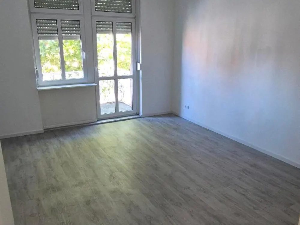 Sanierte Altbauwohnung 3 Zimmerwohnung Außergewöhnlich