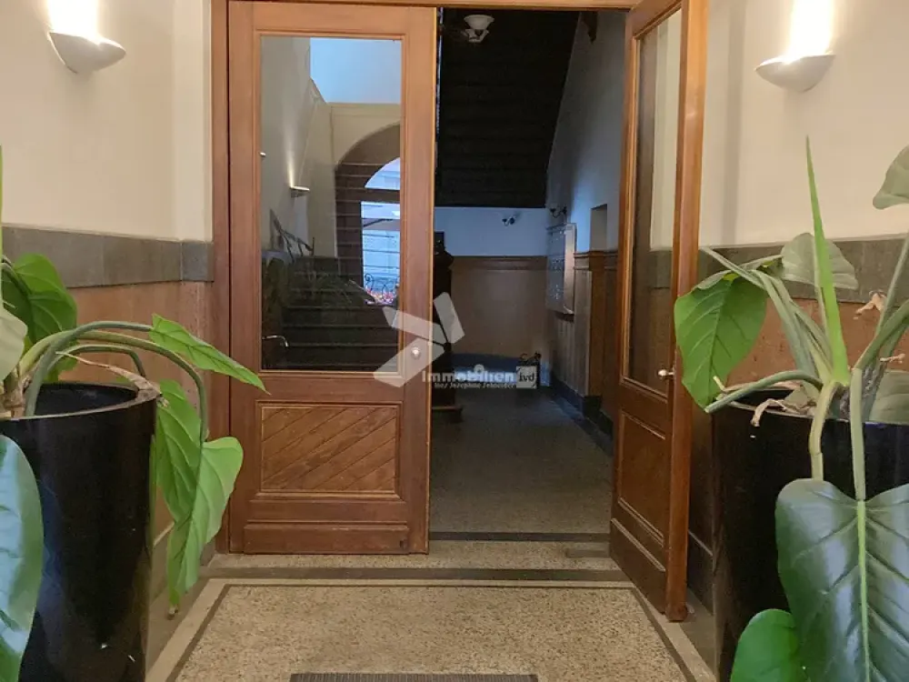 Exklusive 3Raum-Dachgeschosswohnung mit großer Terrasse, Balkon u. Einbauküche im Herzen von Leipzig