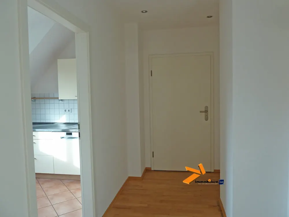 Exklusive 3Raum-Dachgeschosswohnung mit großer Terrasse, Balkon u. Einbauküche im Herzen von Leipzig