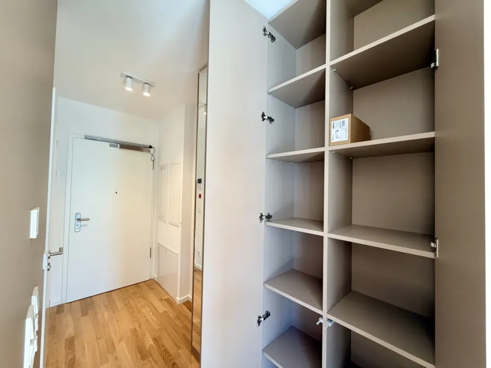 Neubau 1,5-Zimmer mit Einbauschränken & Küche