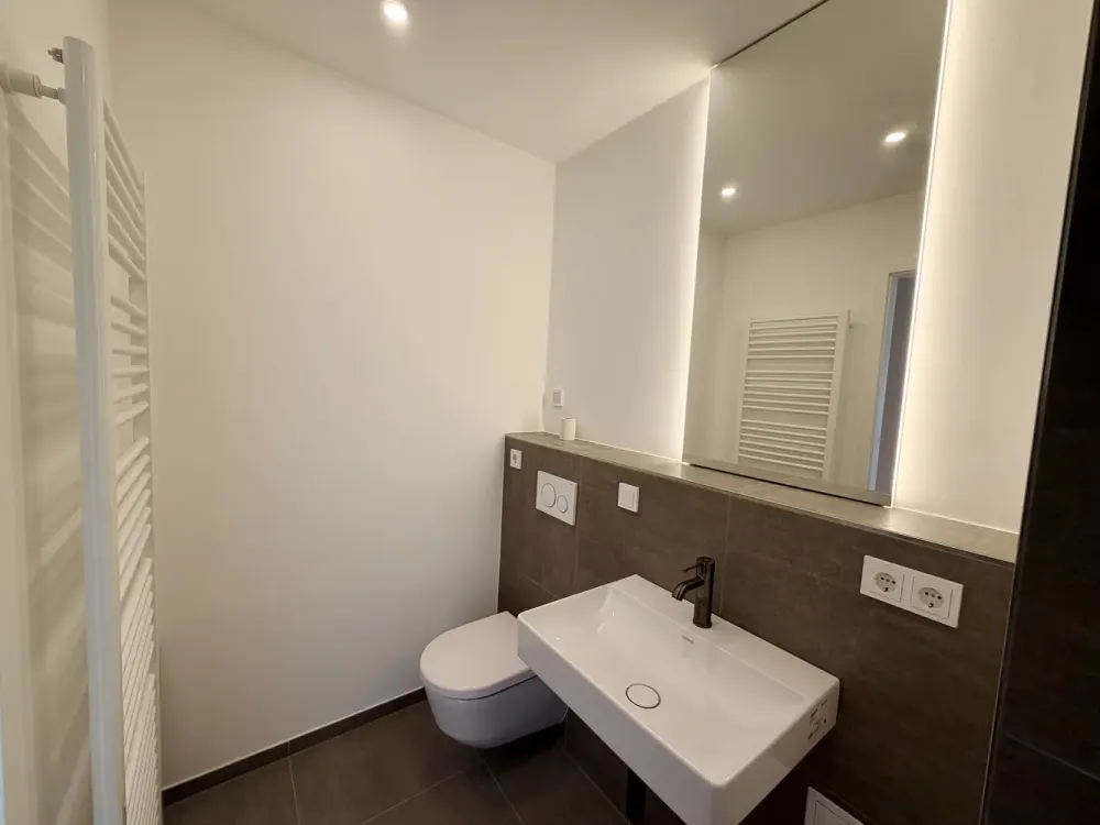 Neubau 1,5-Zimmer mit Einbauschränken & Küche