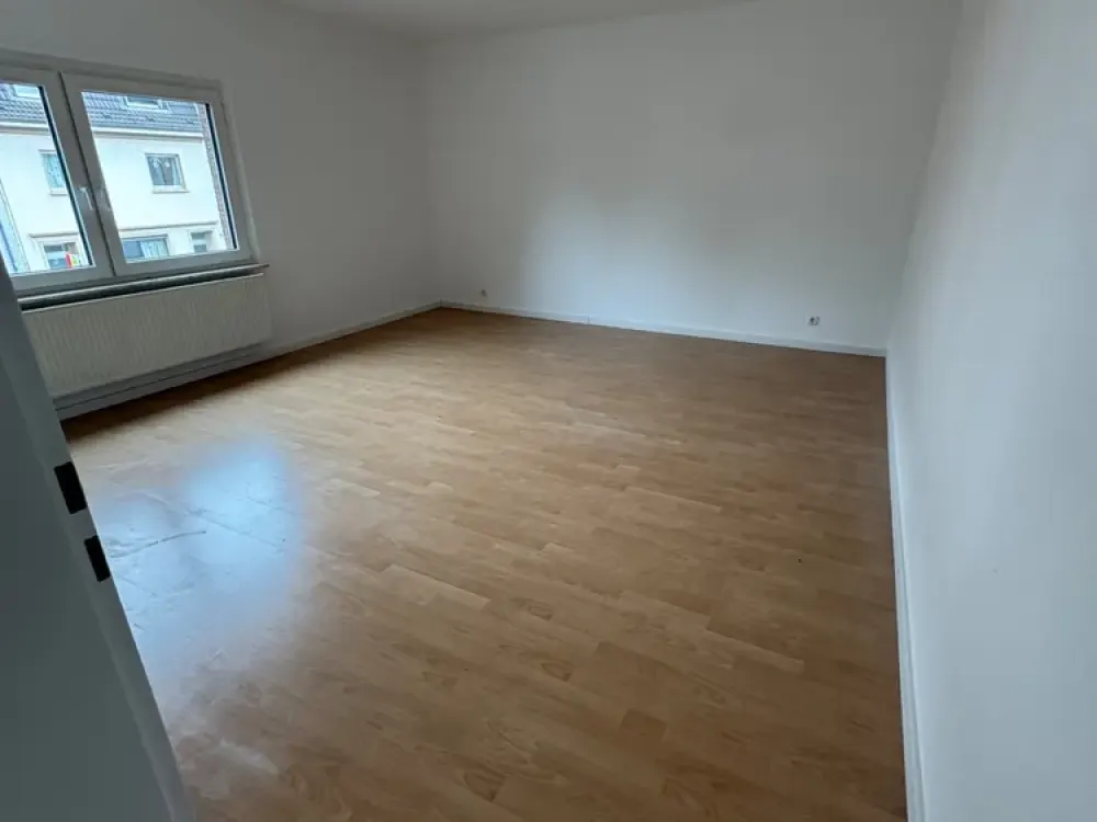 Frisch renovierte 4 Zimmer Maisonetten Wohnung mitten in Köln