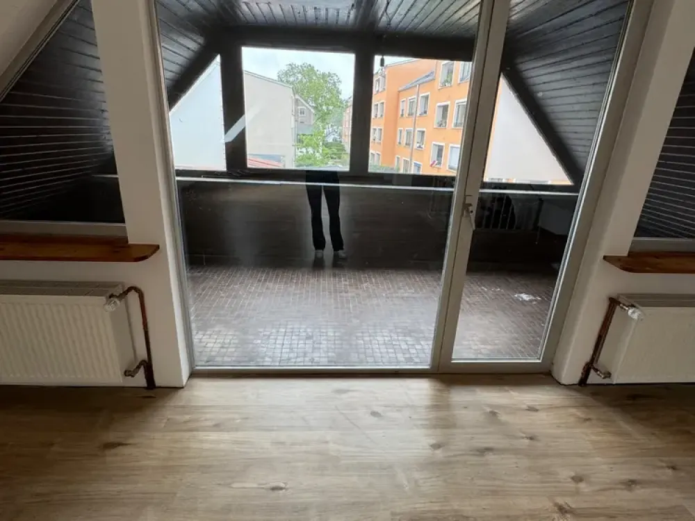 Frisch renovierte 4 Zimmer Maisonetten Wohnung mitten in Köln