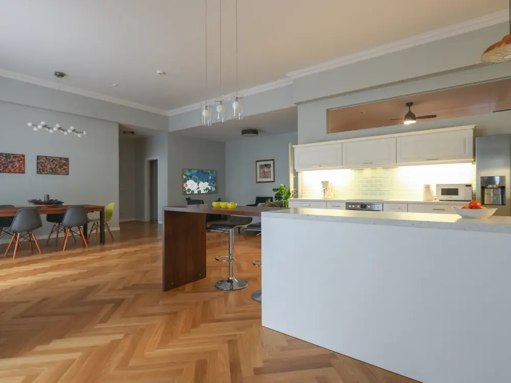 Kernsanierter Altbau-Loft mit TG in Charlottenburg Westend