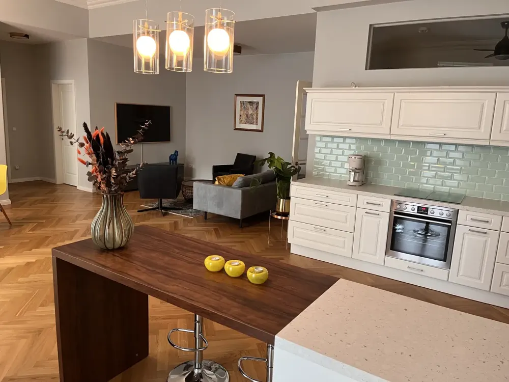 Kernsanierter Altbau-Loft mit TG in Charlottenburg Westend