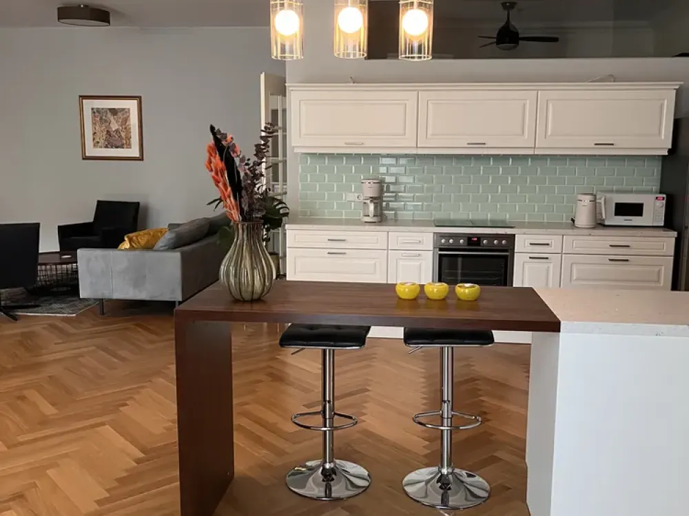 Kernsanierter Altbau-Loft mit TG in Charlottenburg Westend