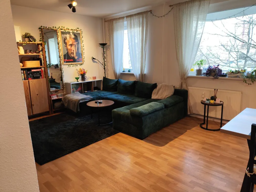 Beautiful 3-Room Apartment Near University