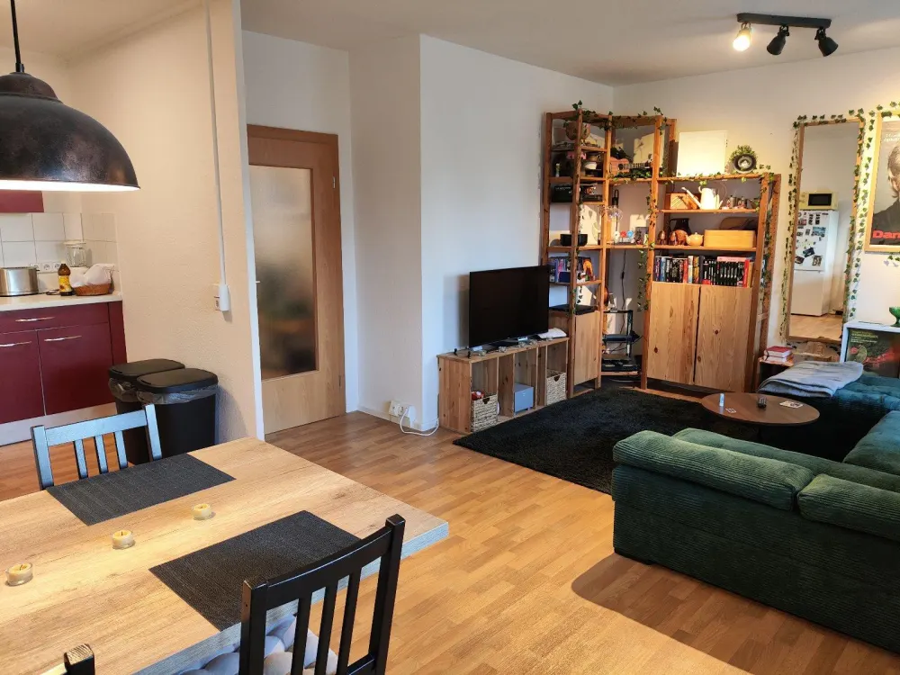 Beautiful 3-Room Apartment Near University