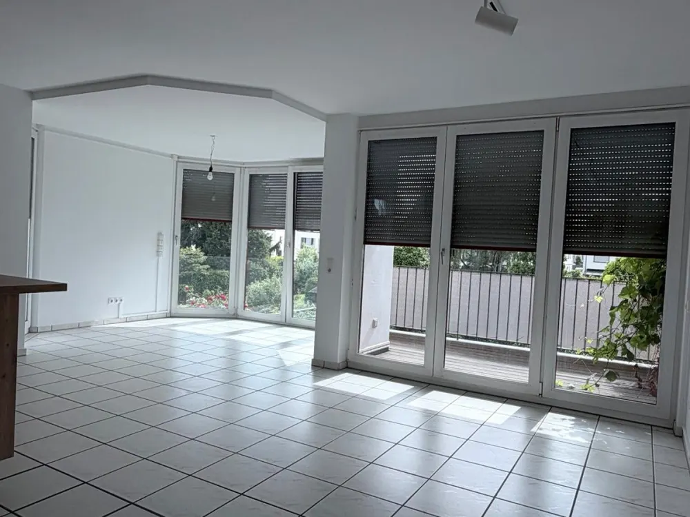 EXKLUSIVE, LICHTDURCHFLUTETE WOHNUNG IN BRÜHL, 90 m²