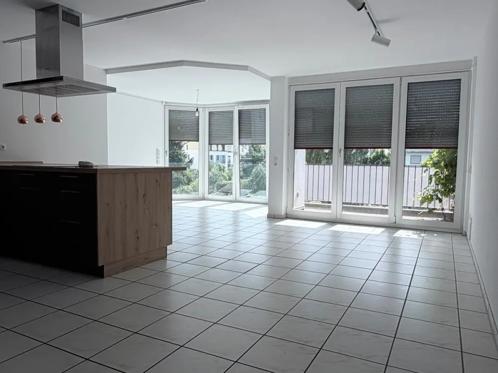EXKLUSIVE, LICHTDURCHFLUTETE WOHNUNG IN BRÜHL, 90 m²