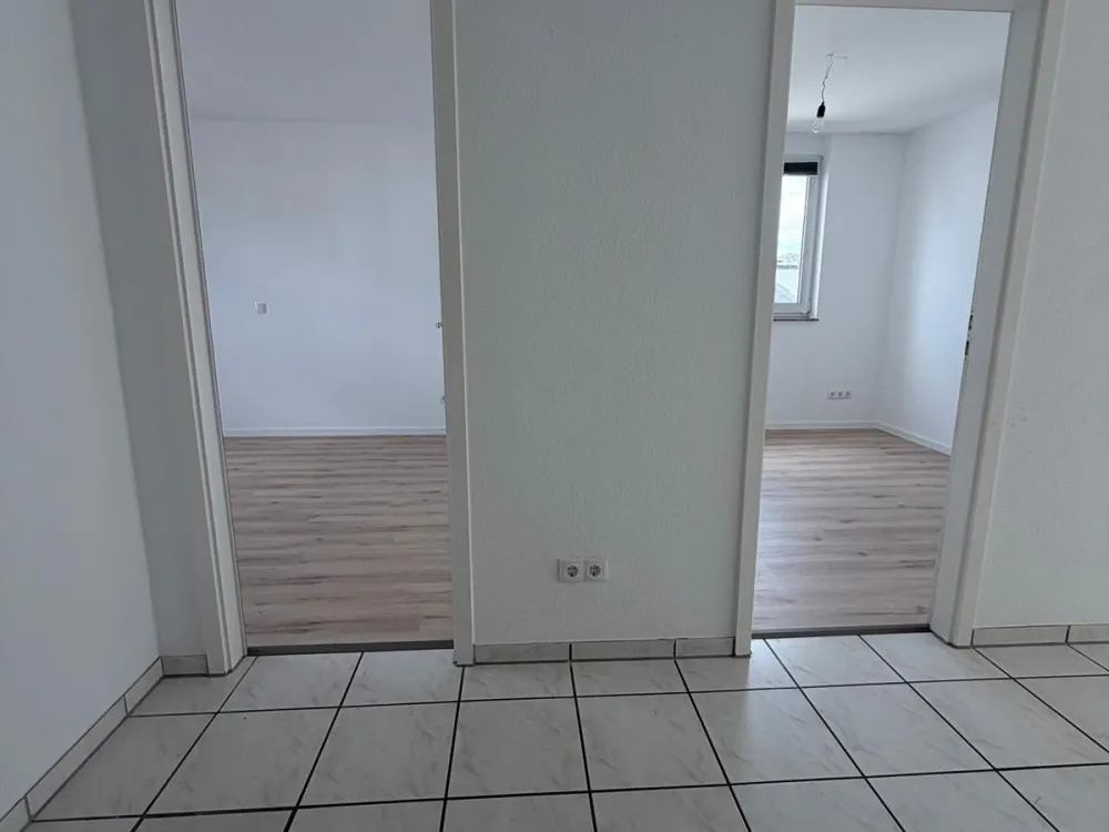 EXKLUSIVE, LICHTDURCHFLUTETE WOHNUNG IN BRÜHL, 90 m²