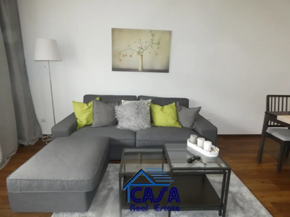 ERSTBEZUG nach Renovierung: 3 Zimmer Wohnung mit Balkon und Skyline Blick, hochwertig möbliert