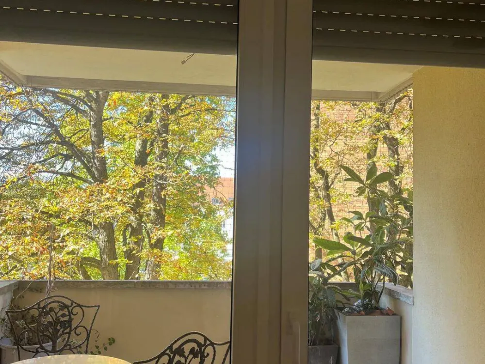 شقة مفروشة بأناقة بمساحة 102 متر مربع في Innenstadt Klinikviertel, هادئة وخضراء - جميع وسائل النقل العام عند الباب