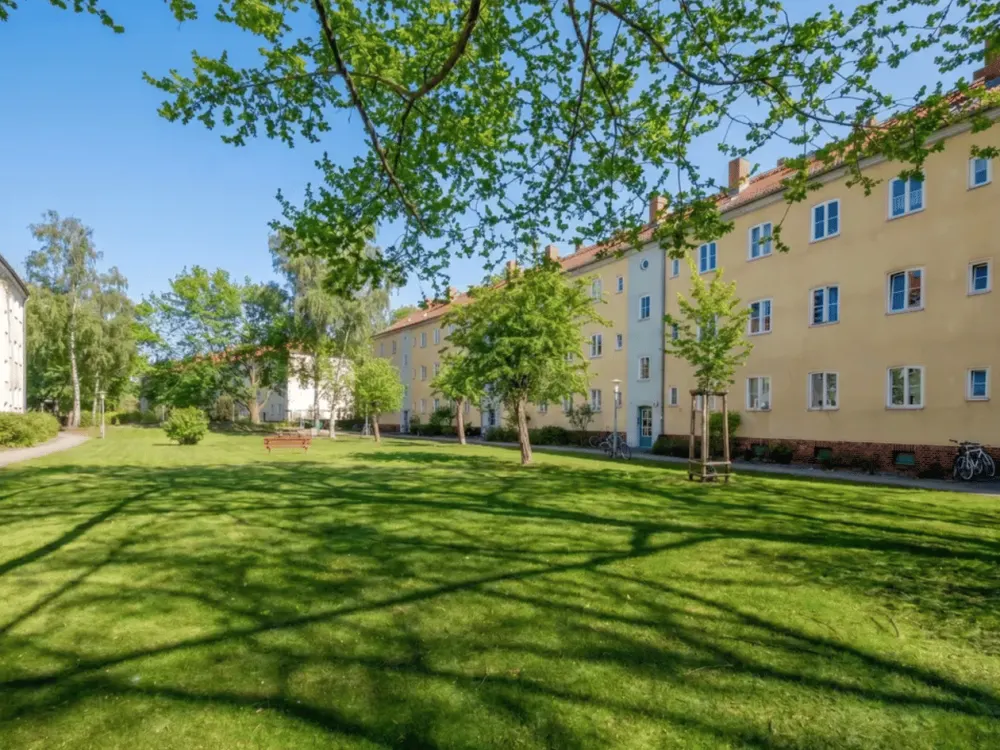 Furnished 2-Room Apartment in Charlottenburg, Quiet, Central & Unlimited Lease