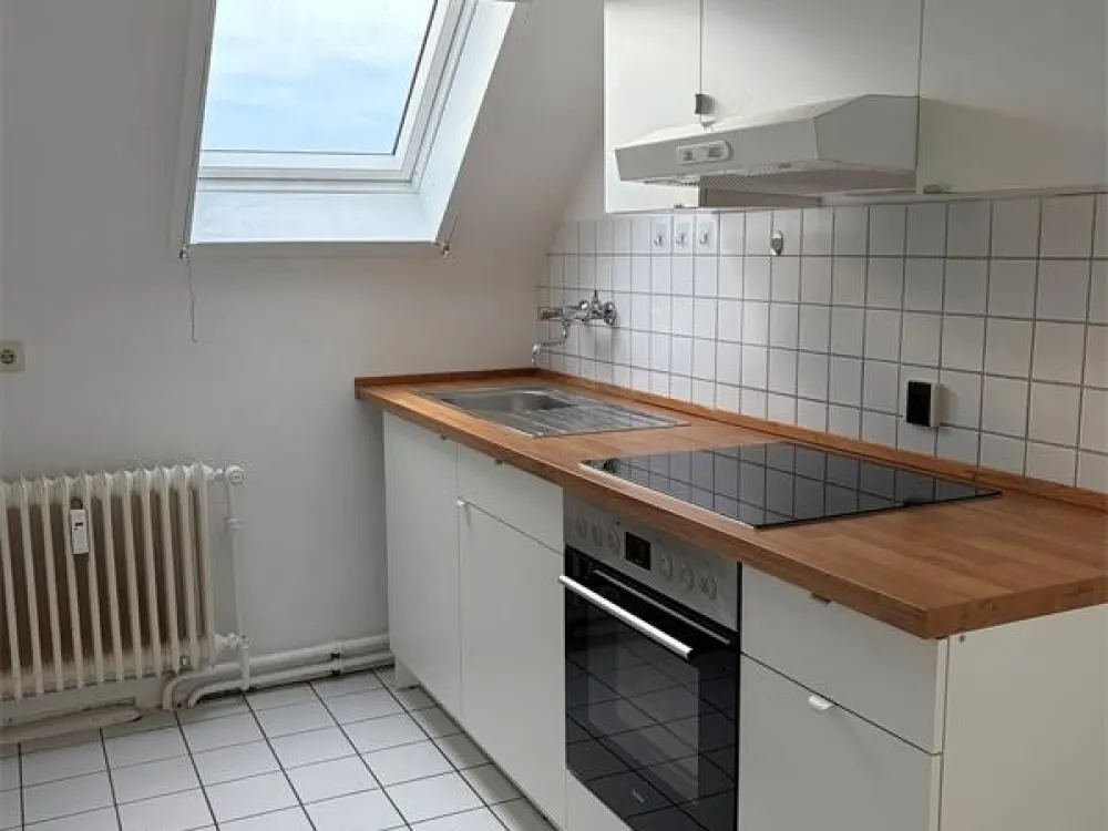 Helle 2-Zimmer-Wohnung mit Einbauküche Tageslichtbad WG-möglich, fußl. zur S-Bahn in Erzhausen