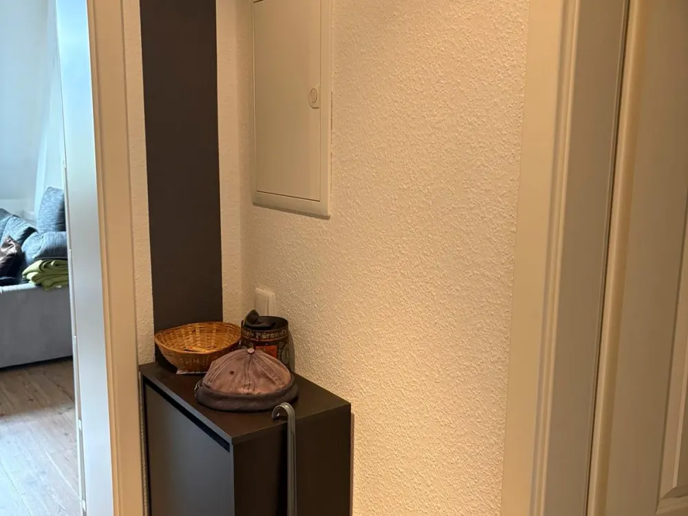 Wohnung (1 Raum, EBK, Badewanne, Fahrstuhl)