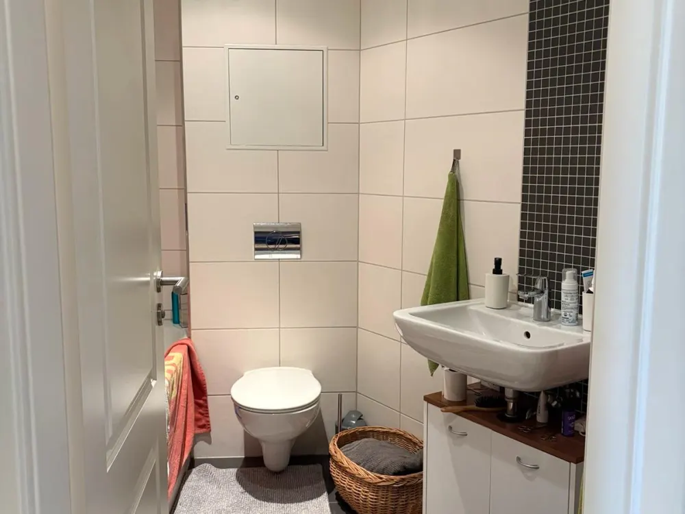 Wohnung (1 Raum, EBK, Badewanne, Fahrstuhl)
