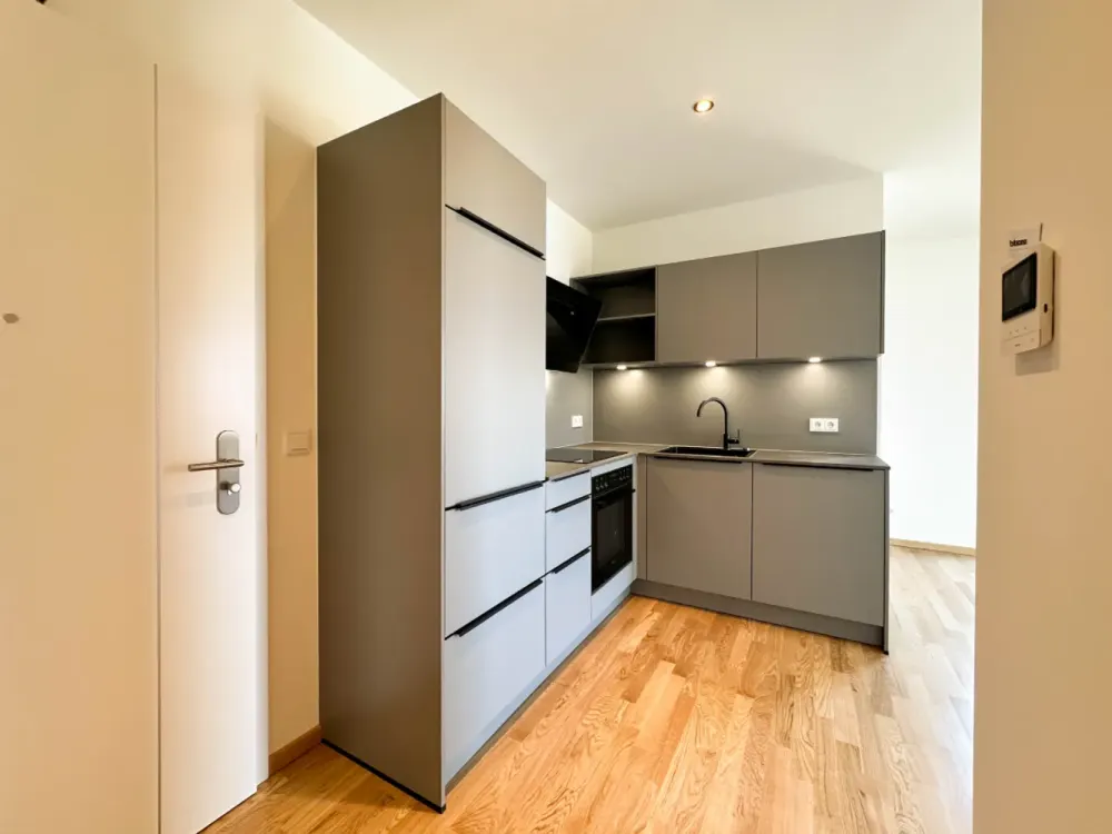 *** SEE-LAGE STATT STADT-STRESS * 2-Zimmer-Neubau mit Balkon * Jetzt besichtigen ***