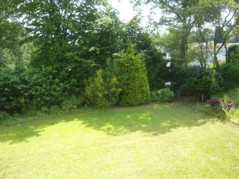 LEV-Quett-Lützenk,SW-Hanglage,5 Zi,EBK,Sanierung 2023,gr. Garten,sehr ruhig,EFH-Charakter