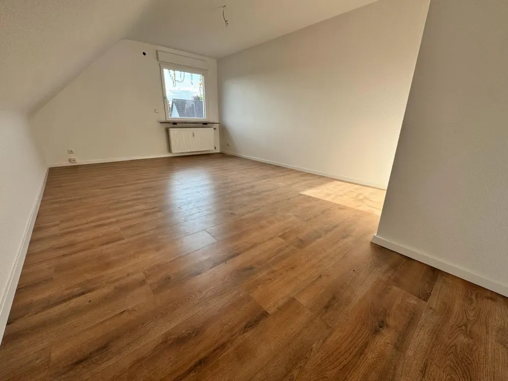 Modernisierte 3 Zimmer DG-Wohnung in Seligenstadt!