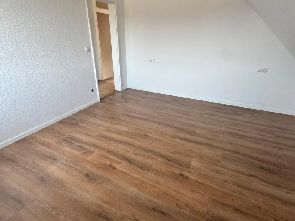 Modernisierte 3 Zimmer DG-Wohnung in Seligenstadt!