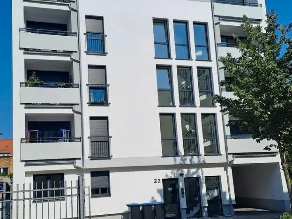 Moderne, neuwertige, energieeffiziente Etagenwohnung 2.OG