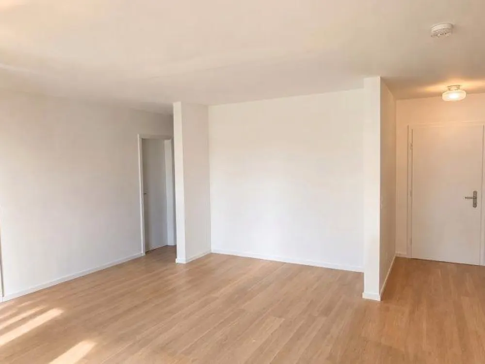 Moderne, neuwertige, energieeffiziente Etagenwohnung 2.OG