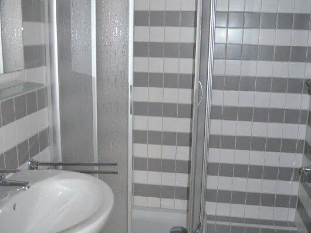 Kleine ruhig gelegene 2-Zimmerwohnung mit Balkon !